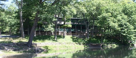 7,000 sq ft lodge overlooking lake
