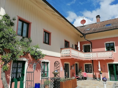 Spacious apartment about 100 sqm, in the spa and spa town of Bad Aibling