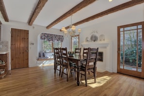 Spacious dinning room. Table can expand to seat more guests.