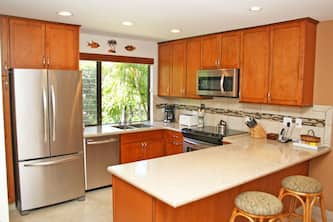 Ekahi 4C - Quiet Garden View Close to Beach - 20% off Summer pricing