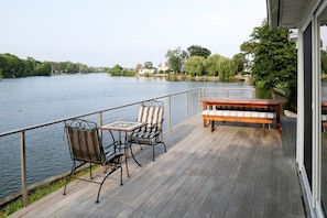 Lake side terrace with dining table for 10