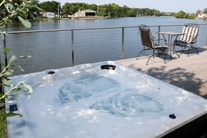 Built-in hot tub for seven by the lake