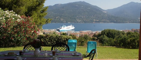 vue de la terrasse de la viila