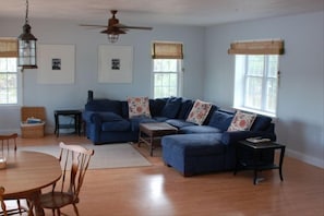 Living Room/ Open Floor Plan