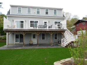 Back of house   Facing water