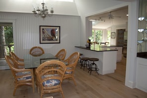Dining room and entrance to the kitchen.
