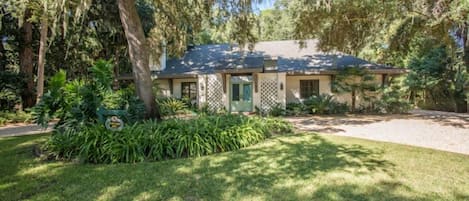 Exterior view of Cottage. Seconds from marsh and a 2 or 3 minute walk to beach.