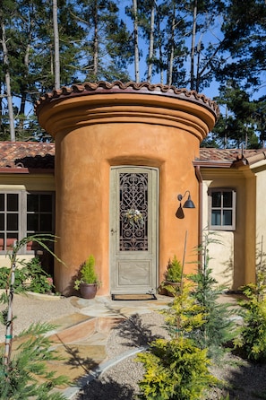 Probably the best Cottage in sun belt of Pebble Beach awaits for our guests.