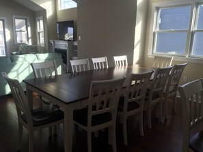 Table Seating for 10 plus bar seating for 5.