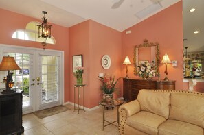 Bright entryway to livingroom