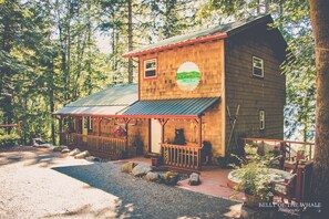 The spacious Quilcene getaway.