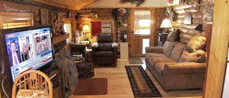 Updated cabin with lots of wood. All the conveniences including WIFI 