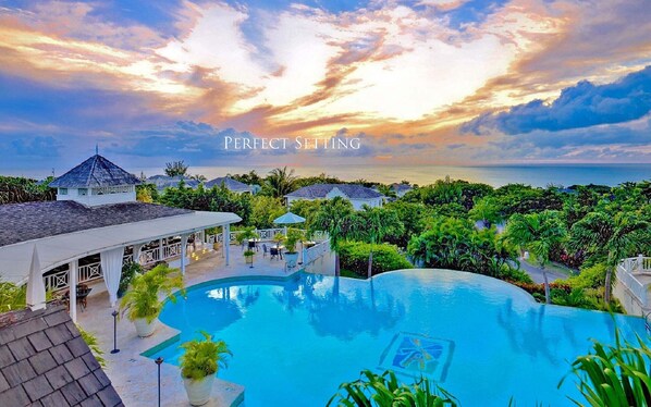 Club House Infinity Pool