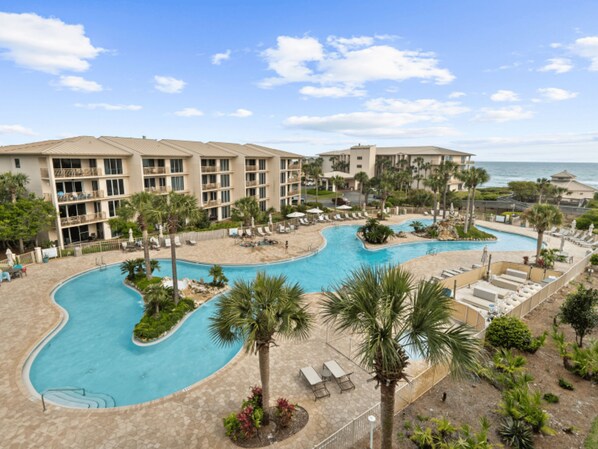 Large lagoon pool and Gulf views