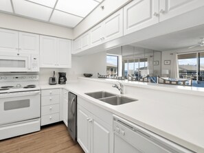 Fully equipped kitchen