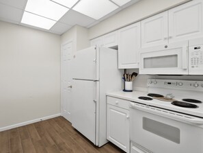 Fully equipped kitchen