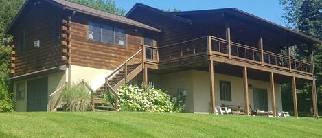 Lakeside of Cabin.
