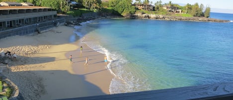 Morning view from our lanai of our beautiful uncrowded bay. 