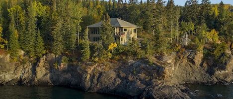 North Shore Headlands House on Lake Superior