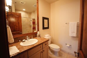 2nd Bathroom