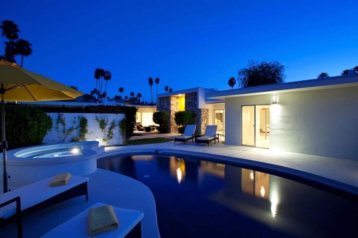 Striking Modern 3 Bedroom, 3 Bath Totally Private Hollywood Regency Pool Home