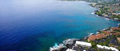 Located on a Lava Rock point (red arrow), just a 15 minute walk to Kailua-Kona!