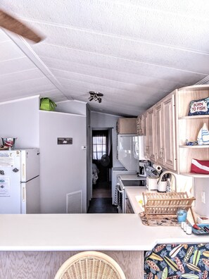 Full Kitchen and Washing Machine