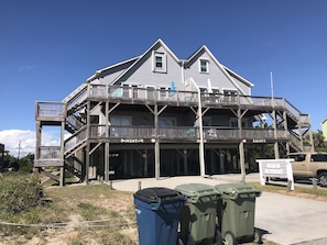 Beach Retreat West - Emerald Isle, North Carolina, Beautiful Ocean View cottage