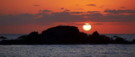 The beautiful Mexican sunset from the Punta Mita beach