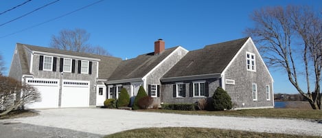 Beautiful Cape house on Oyster Pond