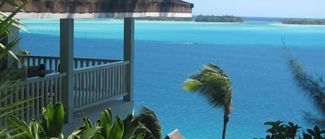 PRIVACY AND CONFORT WITH VIEW OF THE LAGOON OF BORA BORA