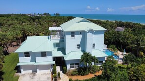 Remarkable ocean views, and easy beach access through adjacent Round Island Park