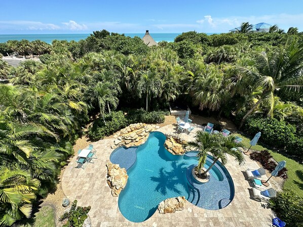 Amazing private tropical resort pool at White Surf, with Waterfalls & Hot Tub!