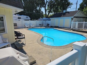 Private Pool/Backyard