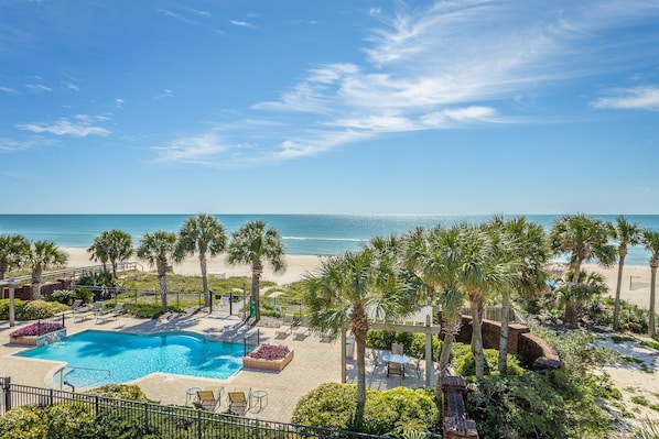 Private pool sits directly on beautiful Gulf of Mexico!