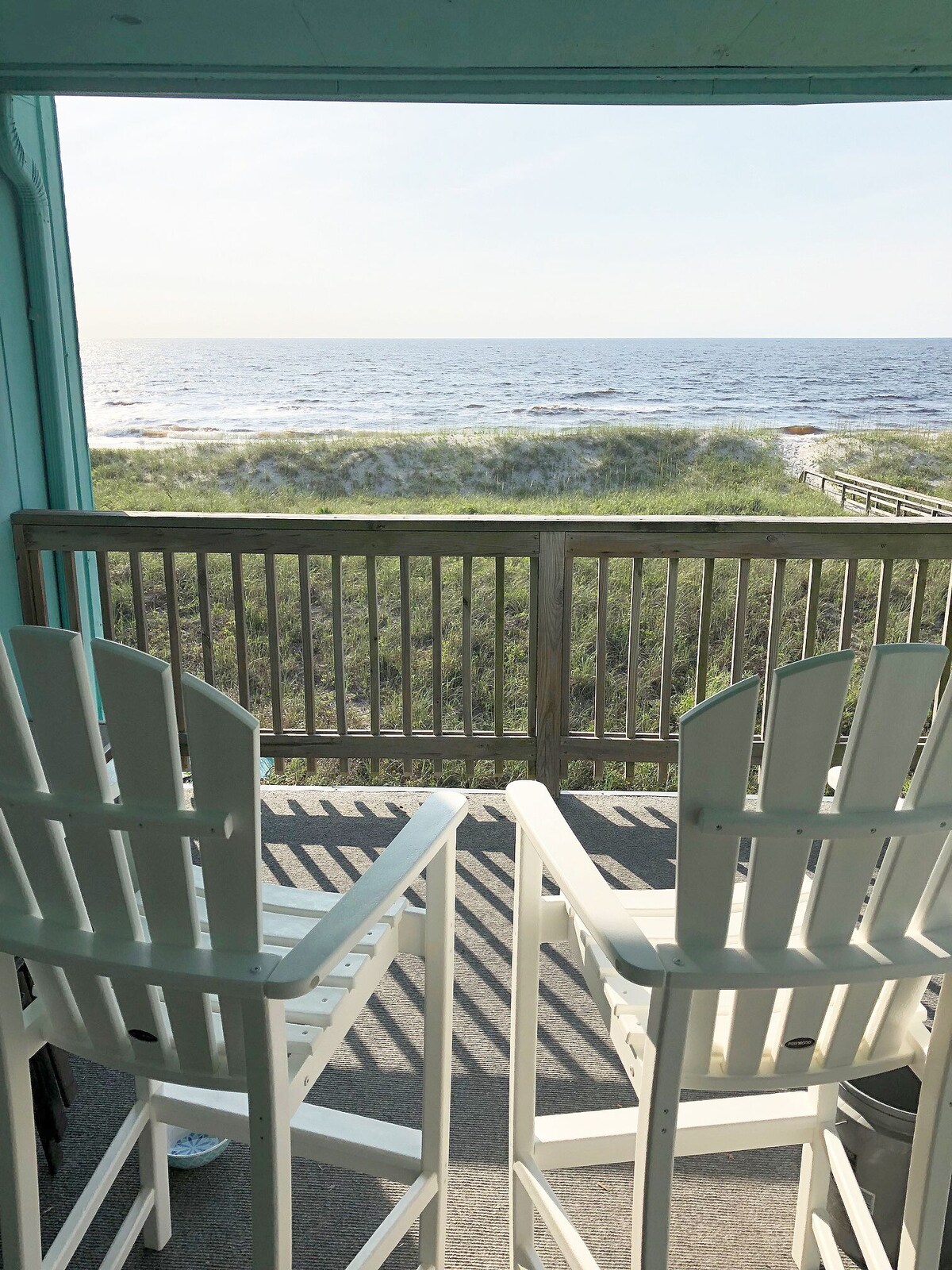 Oceanfront  ️ PetFriendly   2 bedroom condo- 7 minute walk to boardwalk!