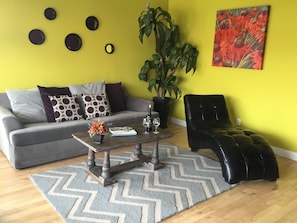 Family room with vaulted ceiling overlooking 3 acre lake with fountain. 