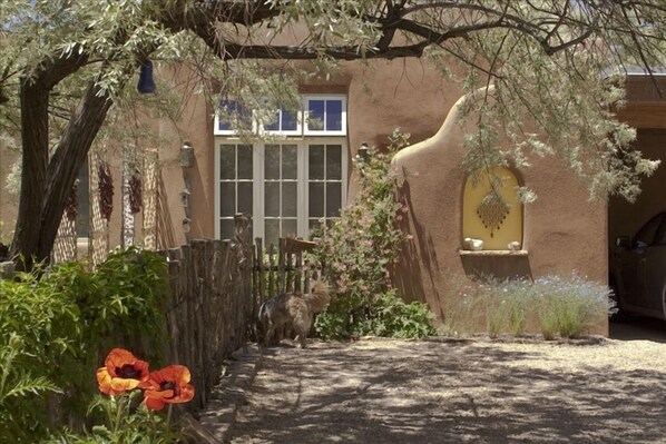 Casita Entry