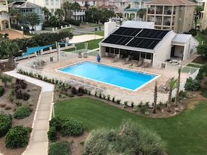 Great pool, newly renovated!