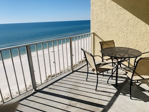 Balcony dining