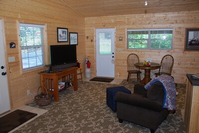 A Cozy Cottage Near the Heart of All Louisville Attractions!