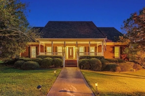 "Great experience for the first time being in Atlanta - beautiful home."