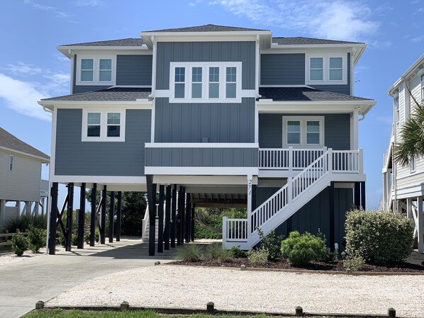 The Beachhouse | Premier Beach Front Home 3/4 Miles from the Bridge