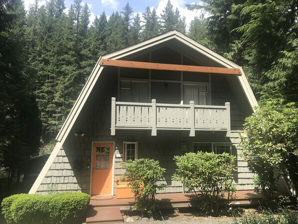 RIVERSONG CHALET has a fresh look! 