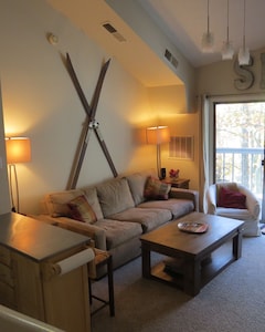 SKI IN SKI OUT! Next to Mountain Inn, Sleeps 4 Best location on mountain!