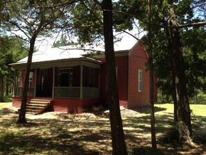 house has 2,000 square house