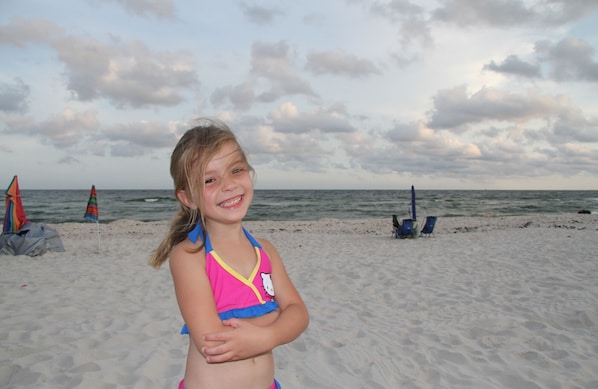 Lena is here at Orange Beach to let you know why you should stay at our condo.