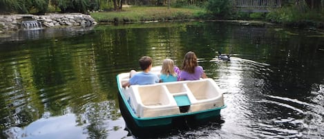 Friends and family will spend hours exploring the great pond