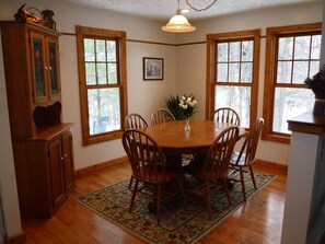 Dining room.