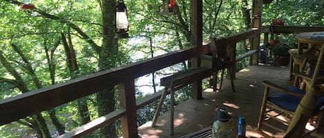 Beautiful river view and sounds of the rushing Toccoa river from upper porch.